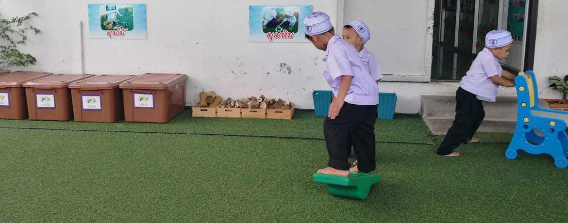 มหัศจรรย์สื่อสร้างสรรค์ “เด็กสุขภาวะดี สมรรถนะดี” ในศูนย์พัฒนาเด็กก่อนวัยเรียน ชุมชนราษฎร์พัฒนา